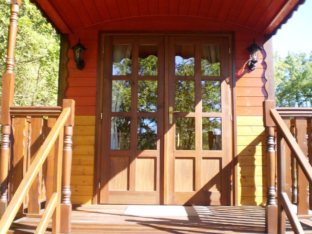 Les Roziers - Roulotte Bed & Breakfast Bagnac ห้อง รูปภาพ