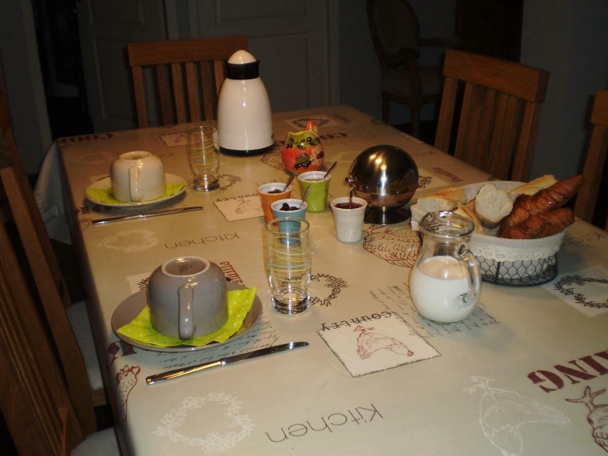 Les Roziers - Roulotte Bed & Breakfast Bagnac ภายนอก รูปภาพ